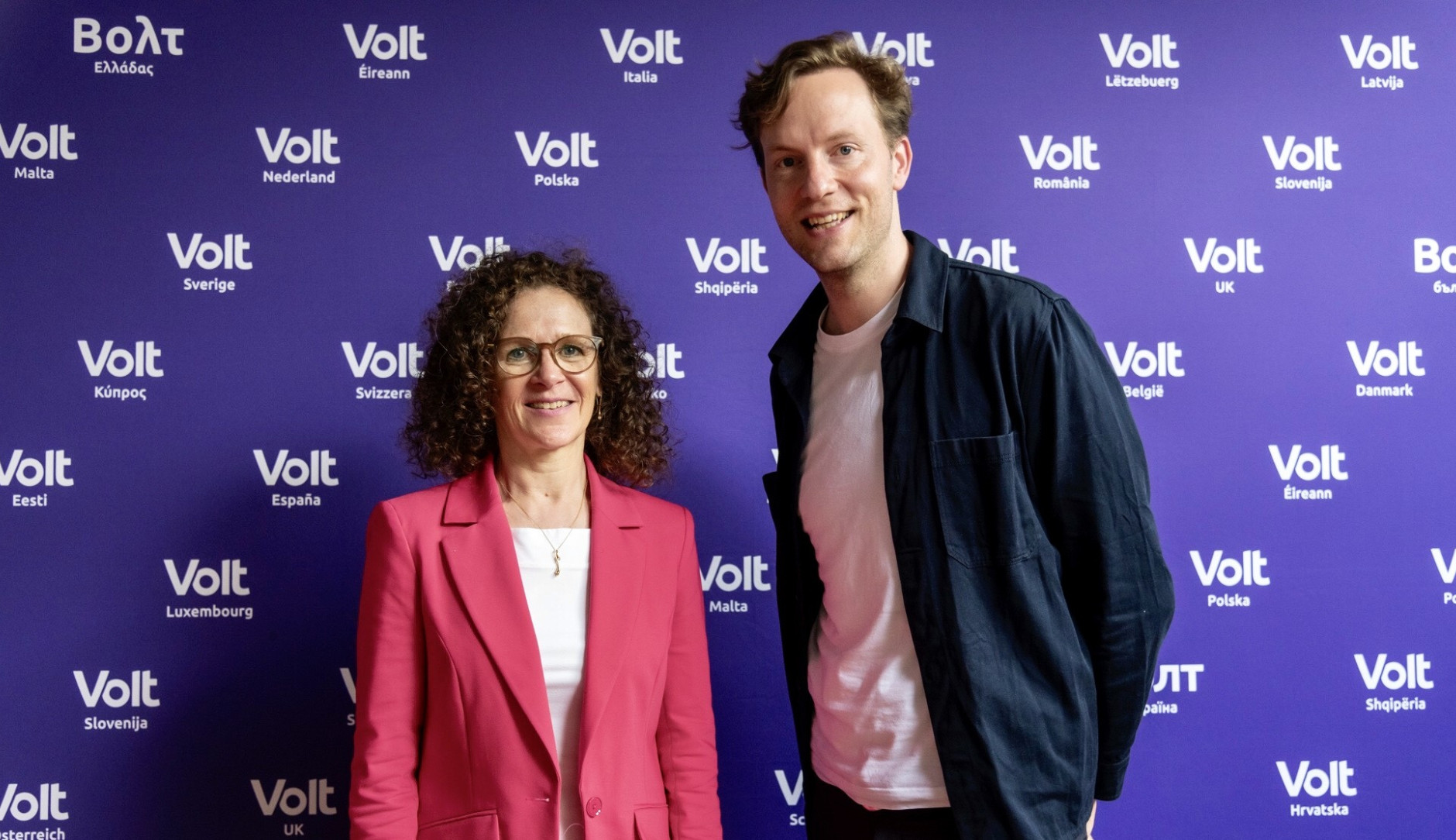 Foto von Damian Boeselager und Sophie in 't Velt, europäische Spitzenkandidierende von Volt