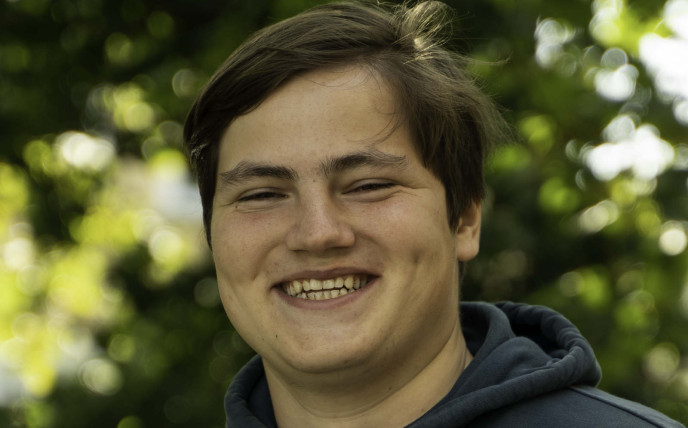 Bild von Kasimir Nimmerfroh, Co-Vorsitzender des Volt Deutschland Landesverbands Hessen.